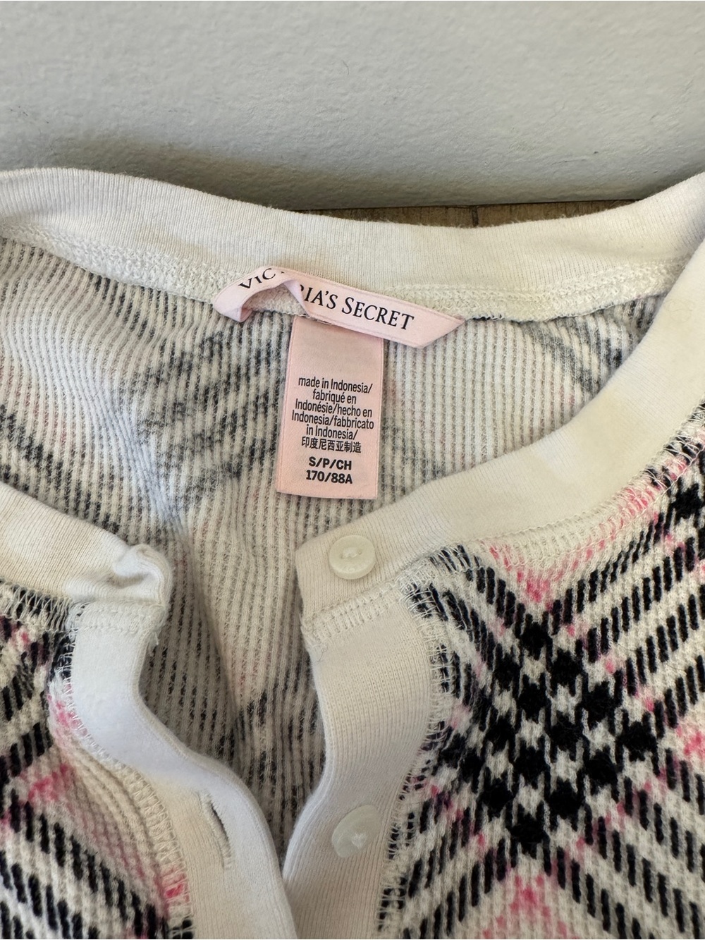 Victoria's Secret Pink, Black & White Plaid Girls Pajama Set - Picture 5 of 5